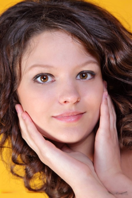pretty face top images