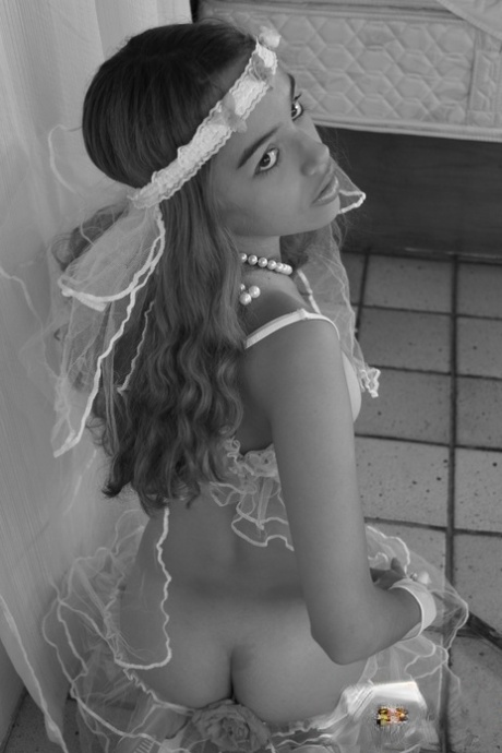 Miranda Mirelli model naked gallery