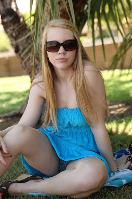 Taylor True erotic actress archive