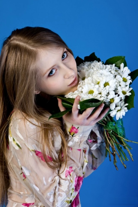 Daisy Gold exclusive star pictures