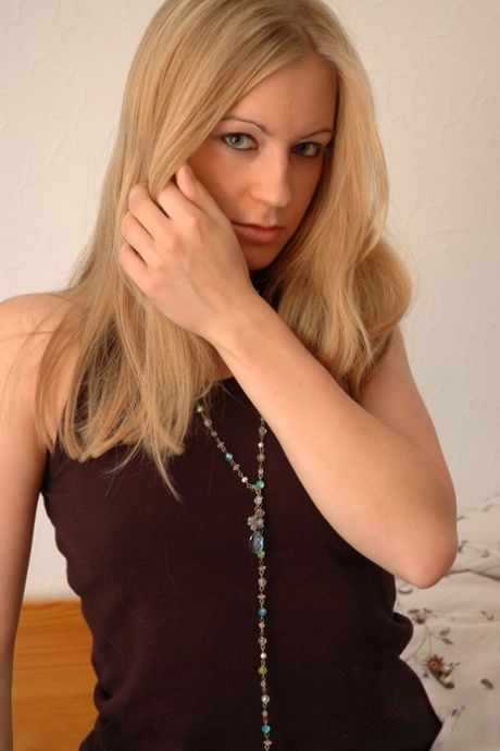 Kiss Kristin model beautiful image
