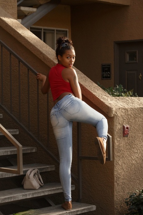 Noelle Monique pornstar exclusive img