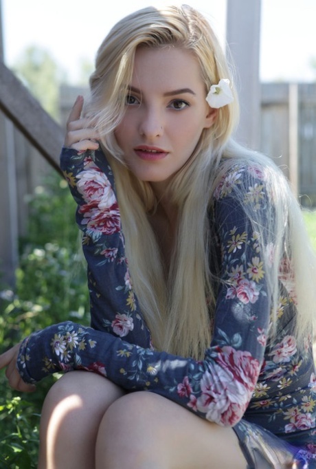 Kira W star porn galleries