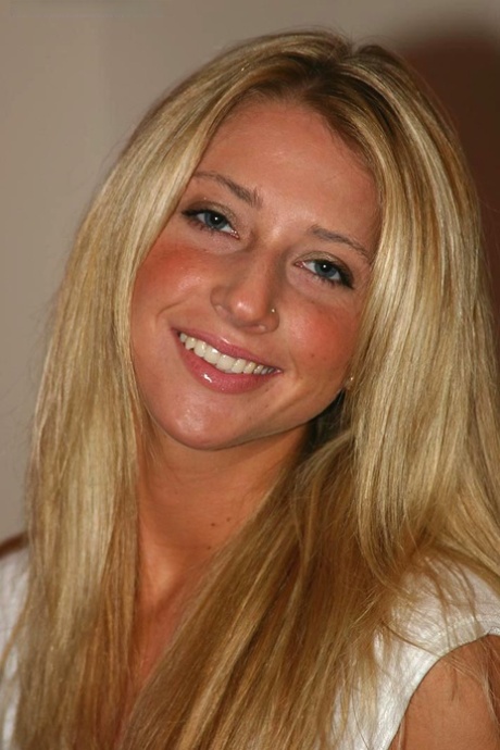 blonde amateur art xxx pictures