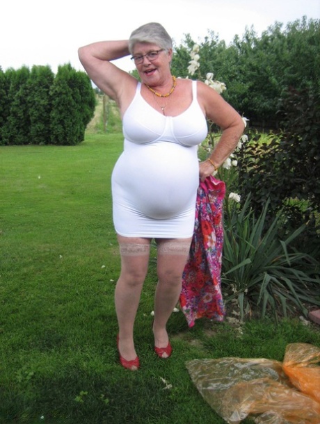 ssbbw granny free naked pic