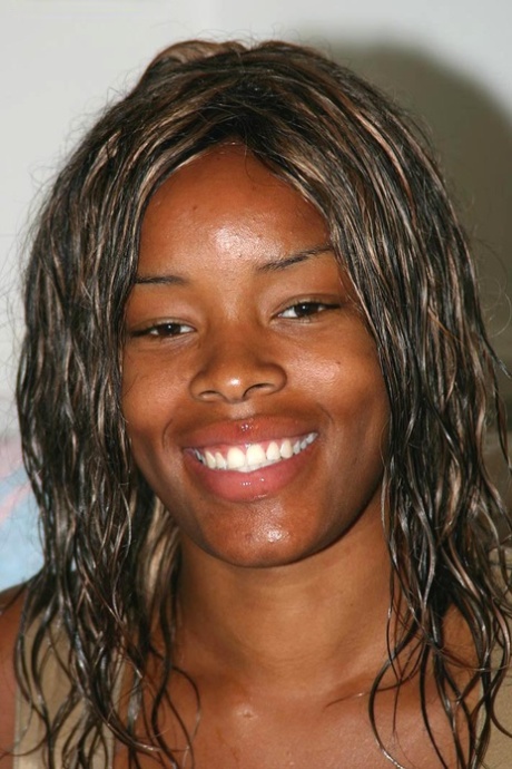 ebony face hot nude picture