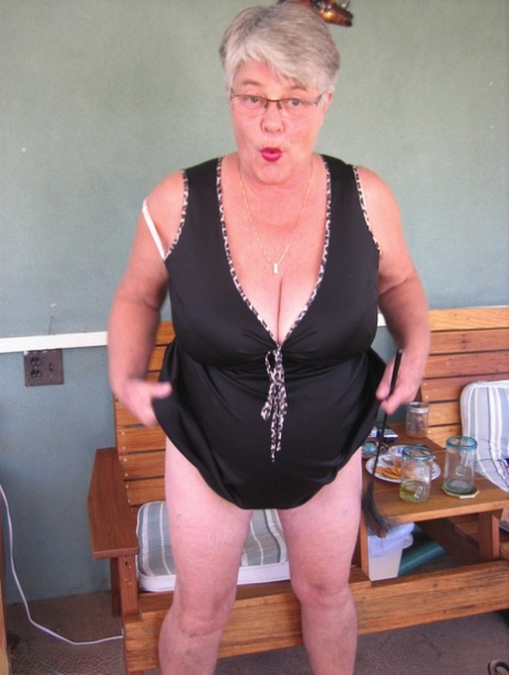 granny upskirt hot gallery