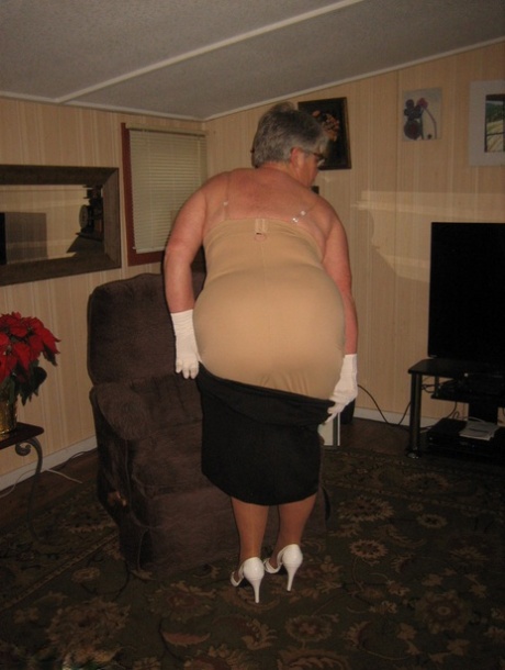 big booty granny porn photos