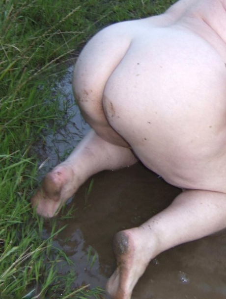 fat ass granny top pic
