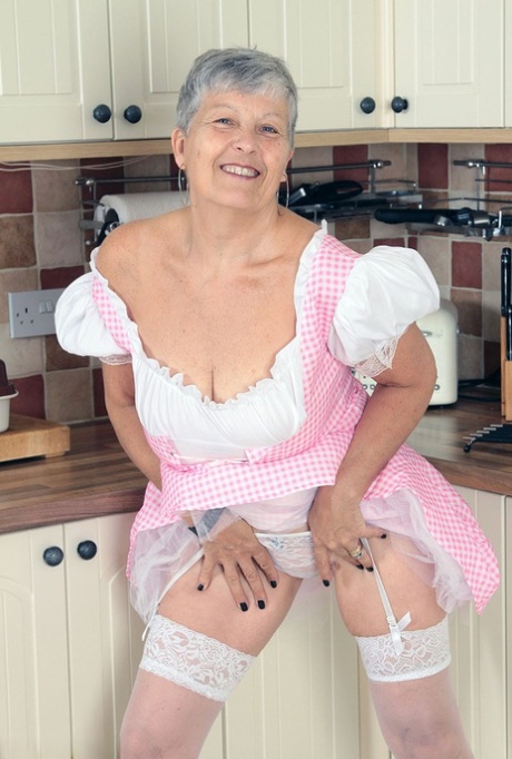 granny upskirt erotic pics