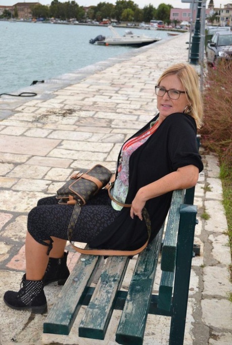 beach milf best pictures