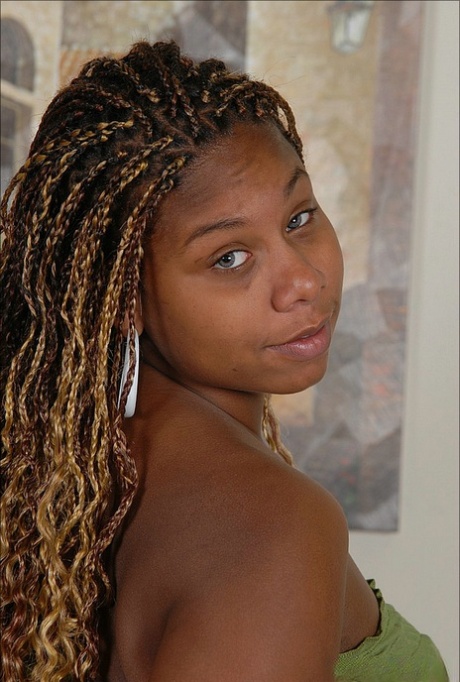 chubby face art naked pic