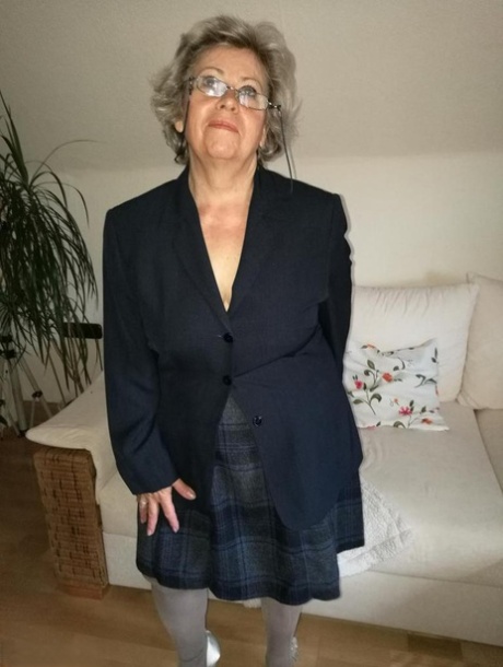 old granny art porn pics