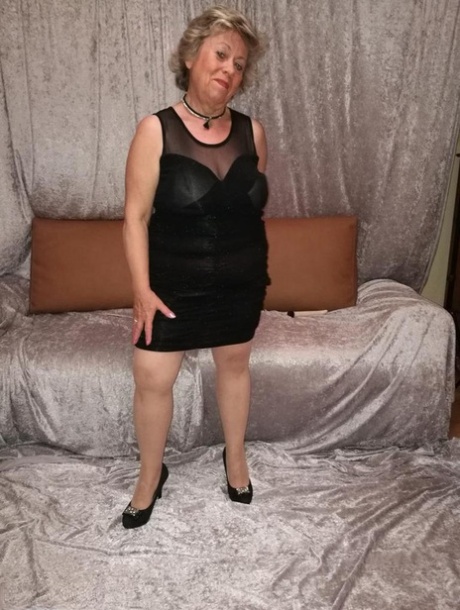 granny skirt free porn photo