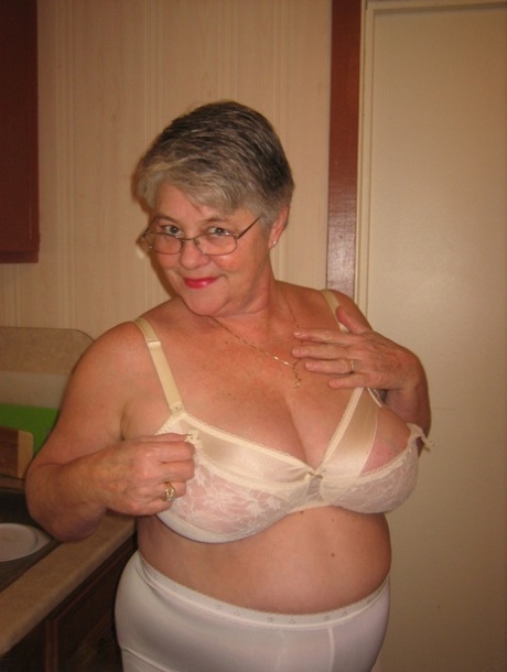 granny lingerie xxx picture