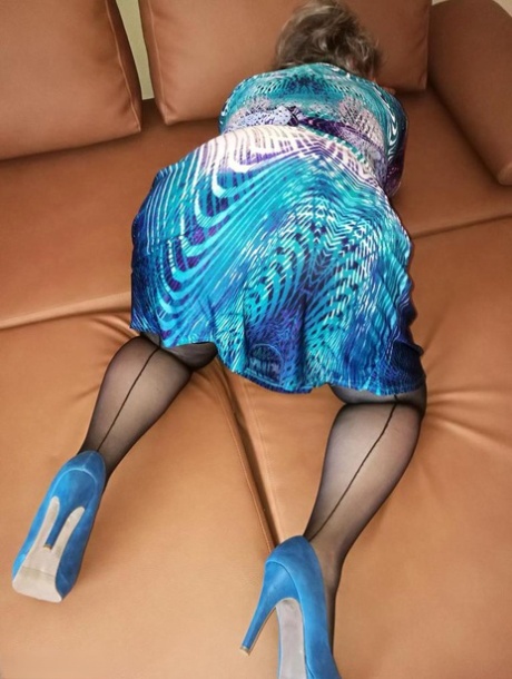 granny bent over free porn pictures