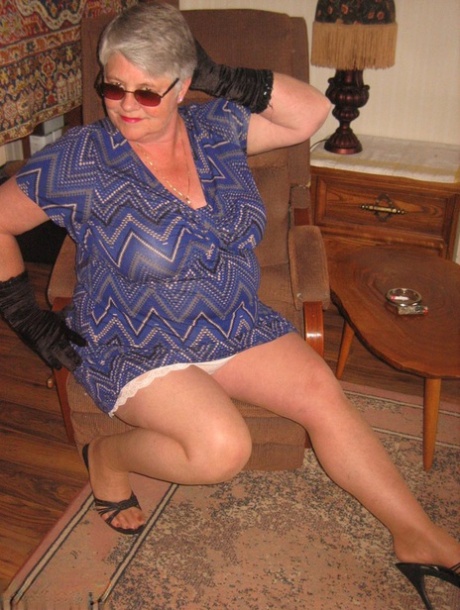 granny upskirt porn image