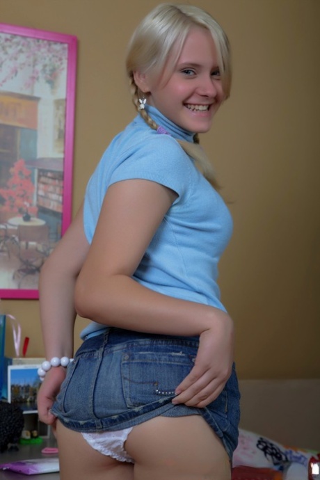 schoolgirl upskirt nude gallery