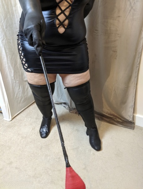 bbw boots naked img