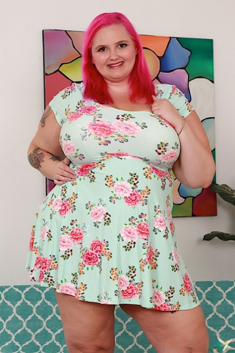 Sara Star exclusive actress archive
