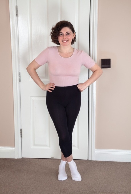 amateur yoga pants naked archive