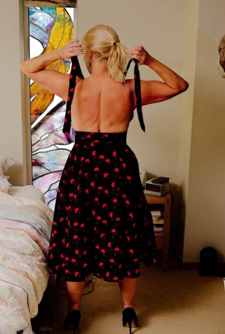 granny undressing erotic pic