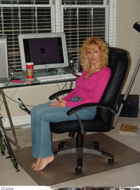mature jeans sexy nude archive