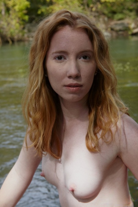 small fake tits hot naked pictures