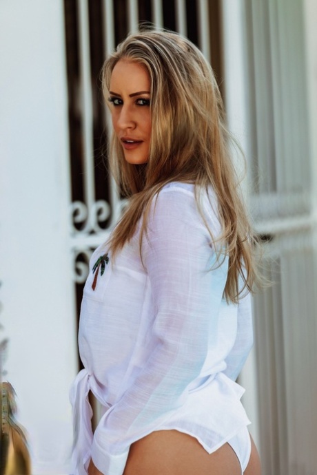 Candice Collyer naked star galleries