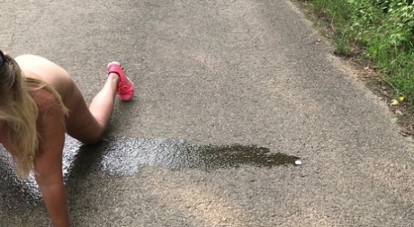 mature pissing naked pics