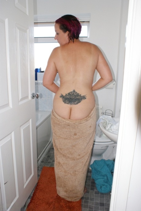 mature shower hot sex pics