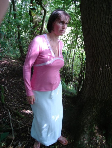 mature outdoor porno img