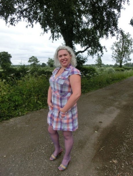 mature outdoor exclusive galleries