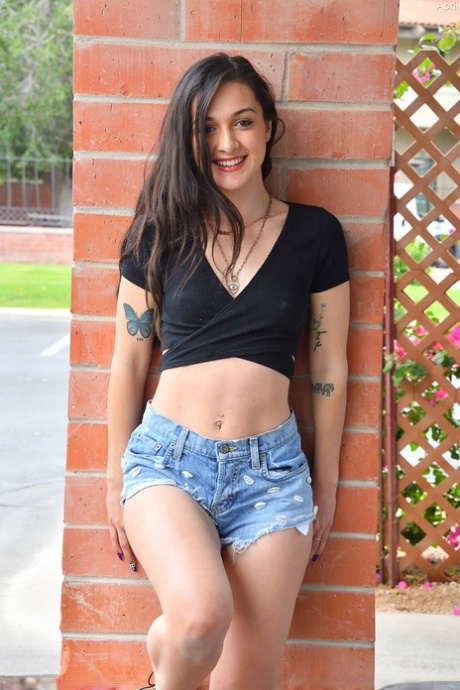 April Valentino xxx actress pictures