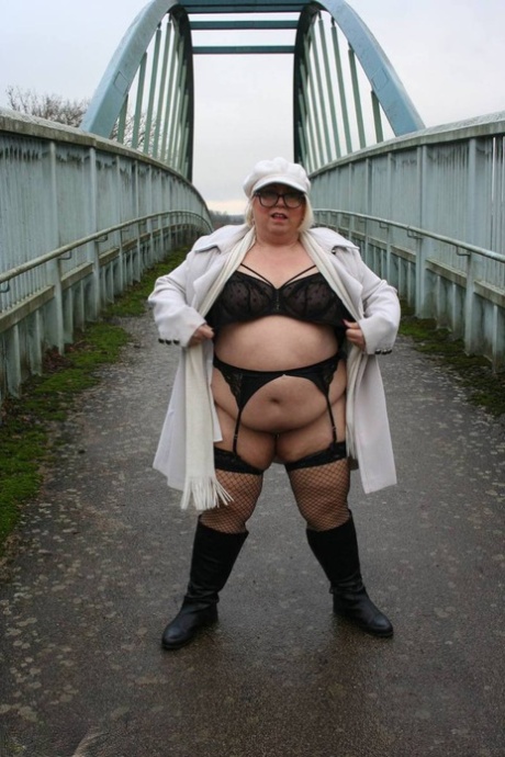 bbw boots art naked photos