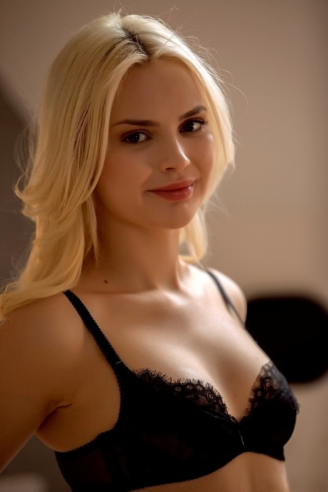 Lika Star sexy actress gallery