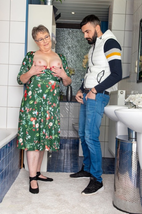 granny seduces boy erotic pic