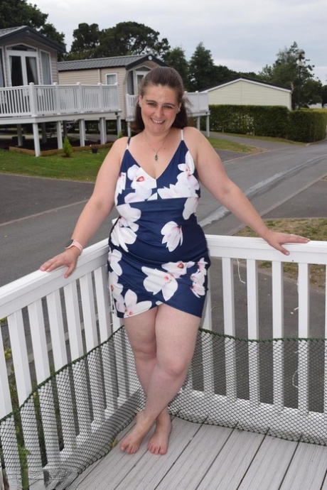 bbw outdoor pretty picture