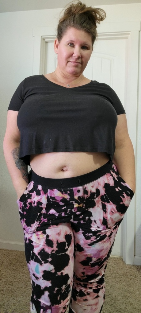 chubby yoga pants free picture