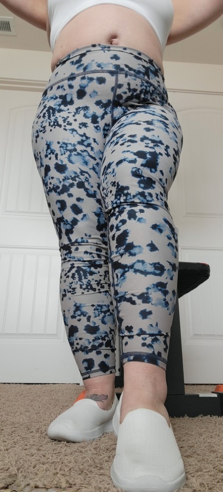 chubby yoga pants free pictures