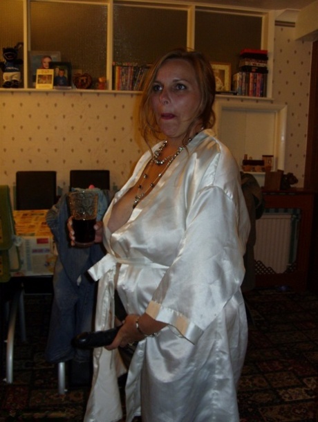 mature strapon nudes archive
