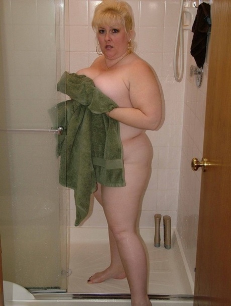 bbw shower hot photo