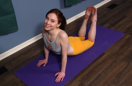 amateur yoga pants sexy nudes galleries