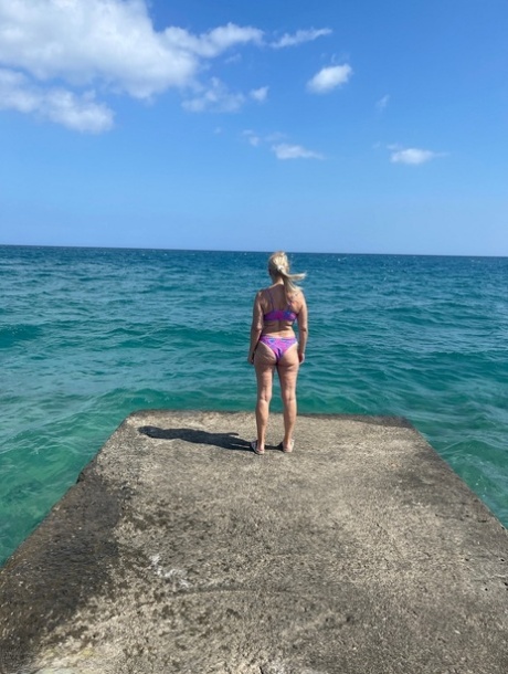 beach milf nude photo