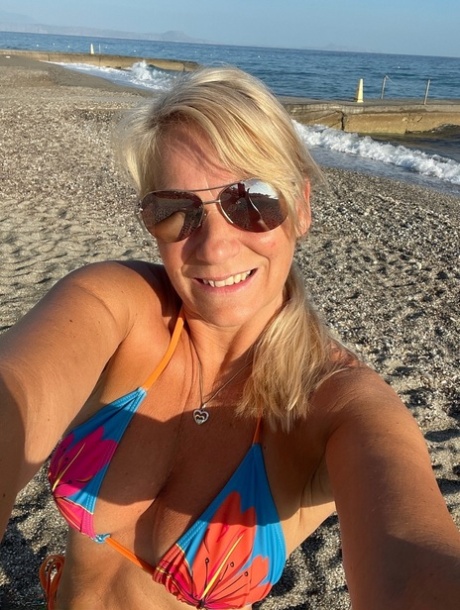 mature beach free porn pictures