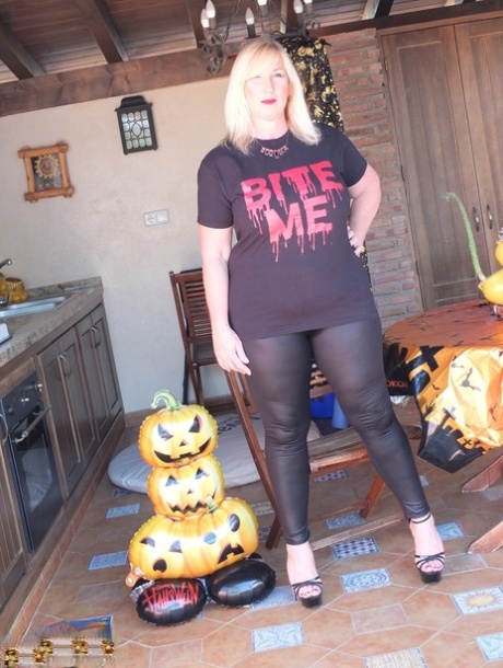 bbw yoga pants beautiful pictures