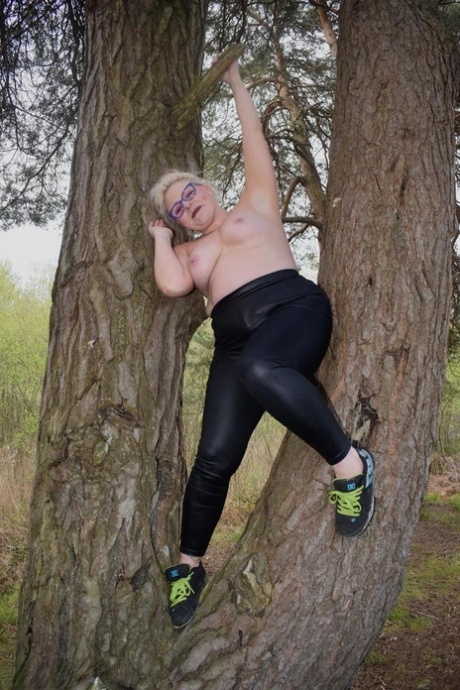 chubby yoga pants sexy xxx pic