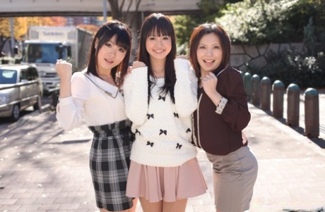 asian threesome sexy xxx pics