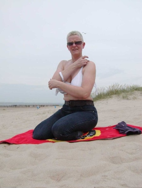 mature beach hot naked gallery