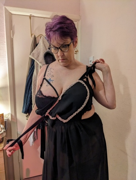 bbw glasses naked picture
